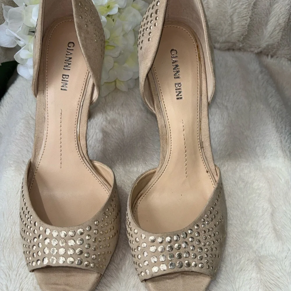 Gianni Bini Champagne Gold Studded Open-Toe Heels size 9